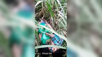 Dehati Pair Rutting Hard In Lush Gaon Grass Field Fuck