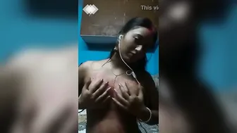 Bhabhi Flashing Juicy Boobs Live Cam For Secret Lover Tease