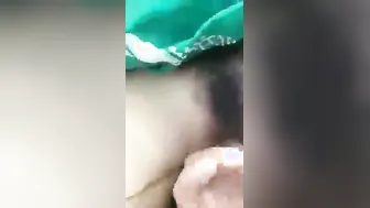 Bf Fingers Gf's Hairy Choot Outdoors In Fields Cam