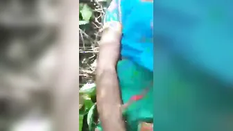 Bf Fingers Gf's Hairy Choot Outdoors In Fields Cam