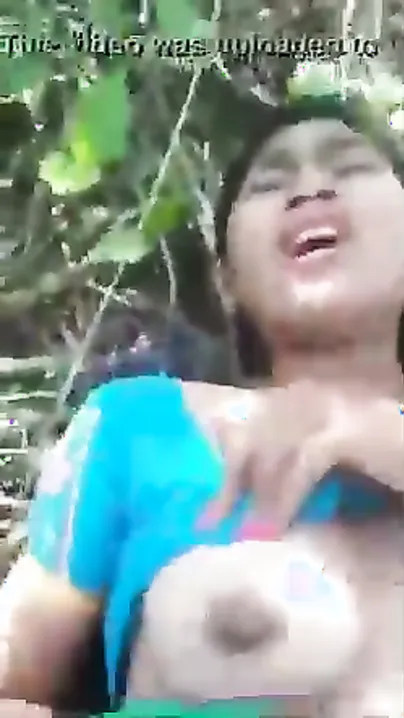 Bf Fingers Gf's Hairy Choot Outdoors In Fields Cam