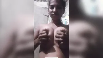 Indian Girl Flashing Juicy Boobs To Bf On Viral Whatsapp Call