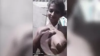 Indian Girl Flashing Juicy Boobs To Bf On Viral Whatsapp Call
