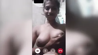 Indian Girl Flashing Juicy Boobs To Bf On Viral Whatsapp Call