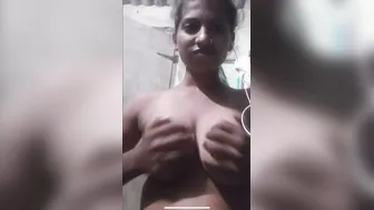 Indian Girl Flashing Juicy Boobs To Bf On Viral Whatsapp Call