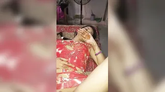 Desi Gf Fingering Wet Pussy Standing In Saree Kitchen
