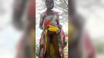 Indian Adivasi Babe Flashing Hairy Pussy And Tits Outdoor
