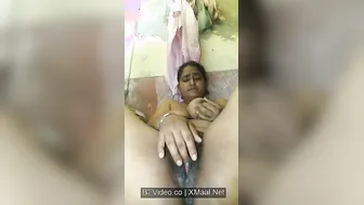 Horny Desi Girl Fingering Moaning Nude Viral Balcony Clip