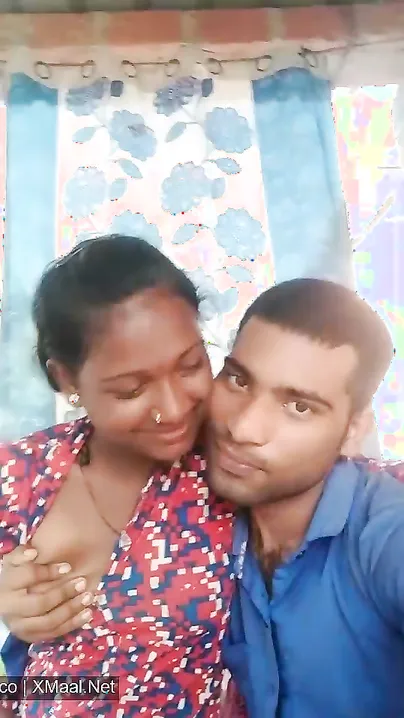 Bihari Tribal Babe Kissing Lover Passionately On Hidden Cam