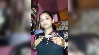 Gf Teasing Lover With Boobs Flash Selfie In Nightie