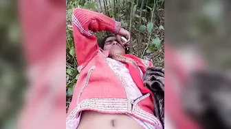 Dehati Village Bhabhi Fingering Wet Chut Outdoors Leaking