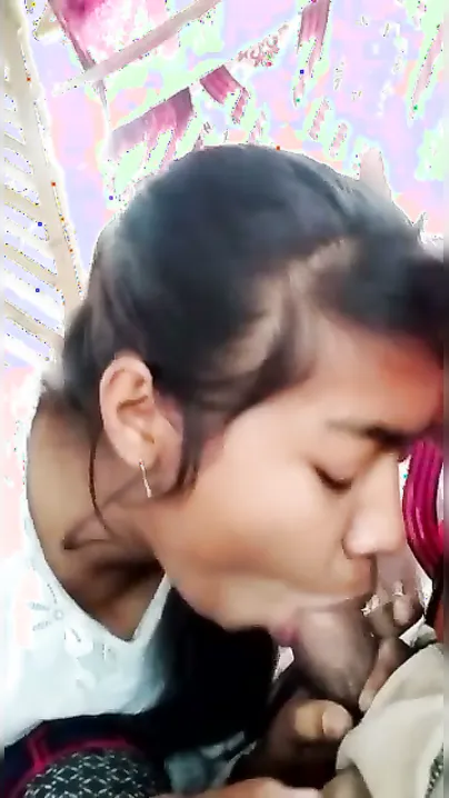 Cute Assamese College Babe Sucking Lover's Lund In Hostel