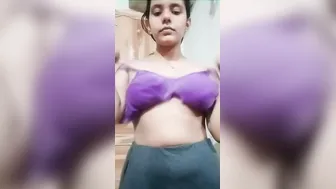 Desi College Gf Flashing Boobs Pressed Viral Mms Clip