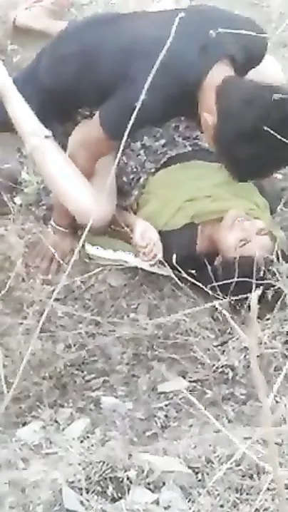 Dehati Randi Bhabhi Fucked Rough Outdoors By Young Village Boy
