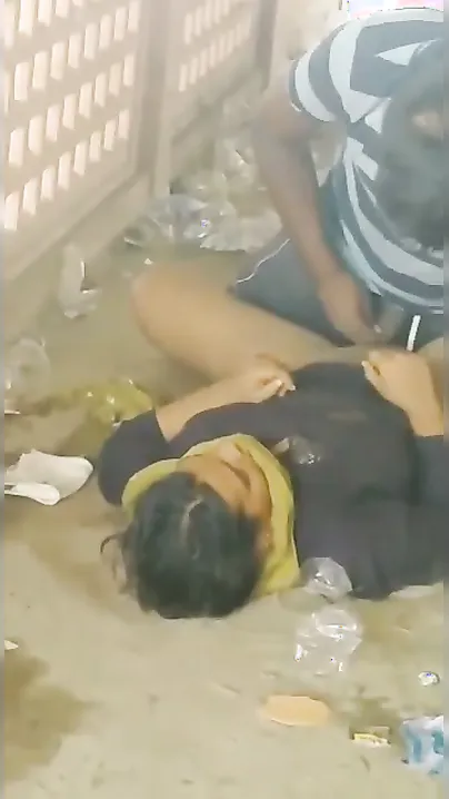 Randi Whore Chudai Caught In Public Bazaar By Passersby