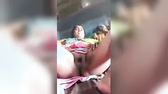 Horny Dehati Wifey Spreading Naked Chut On Video Call Live