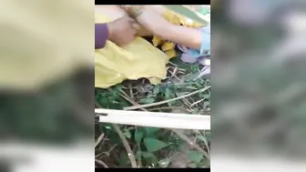 Village Randi Bhabhi Fucking Customers In Fields Leaked Mms