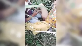 Village Randi Bhabhi Fucking Customers In Fields Leaked Mms