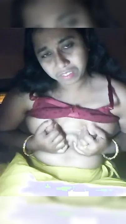 Horny Desi Housewife Flashing In Live Video Call Chat