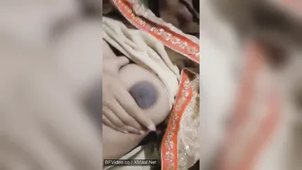 Kochi College Babe Jiggling Boobs In Viral Tease Clip