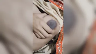 Kochi College Babe Jiggling Boobs In Viral Tease Clip