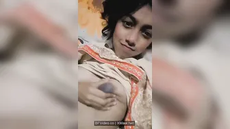Kochi College Babe Jiggling Boobs In Viral Tease Clip