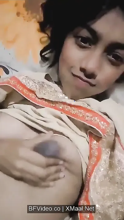 Kochi College Babe Jiggling Boobs In Viral Tease Clip