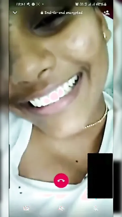 Tamil Chechi Flashing Juicy Boobs In Steamy Video Call