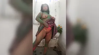 Randi Bhabhi Splashing Wet In Holi Colors Fucking Wild