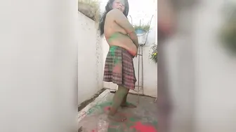 Randi Bhabhi Splashing Wet In Holi Colors Fucking Wild