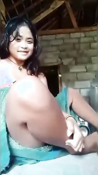 College Babe Fingering Dripping Pussy In Viral Village Clip