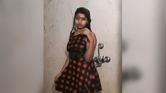 Desi College Wifey Stripping Nude For Steamy Village Bath