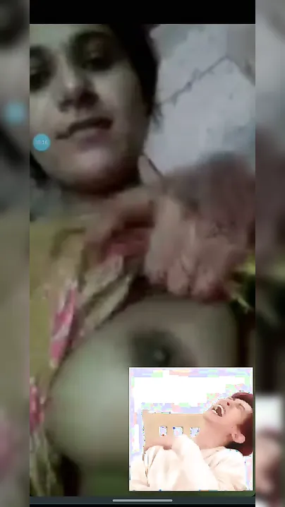 Pakistani Bhabhi Flashing Massive Boobs On Steamy Video Call