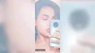 Bangladeshi Bhabhi Topless Selfie Gone Viral With Huge Jugs