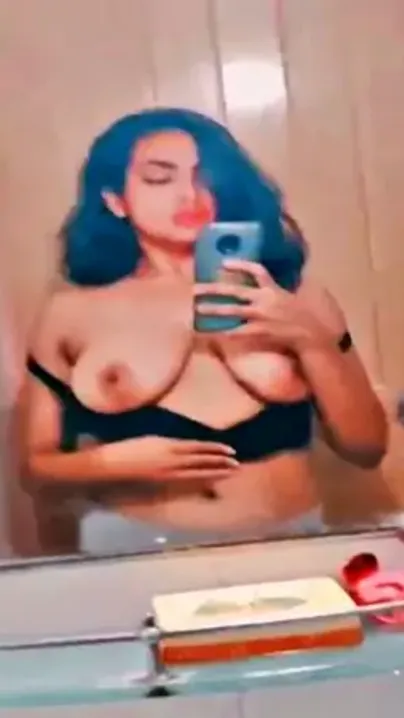 Bangladeshi Bhabhi Topless Selfie Gone Viral With Huge Jugs