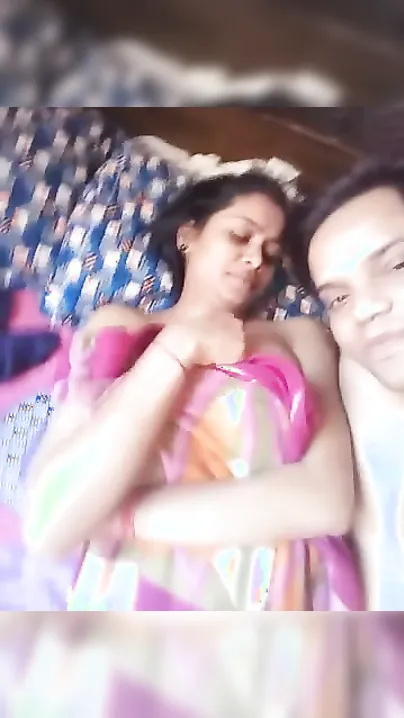 Desi Gf Breastfeeding Her Lover With Juicy Big Boobs In Saree