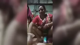 Bengali Boudi Masturbating Chut With Water Bottle In Bathroom