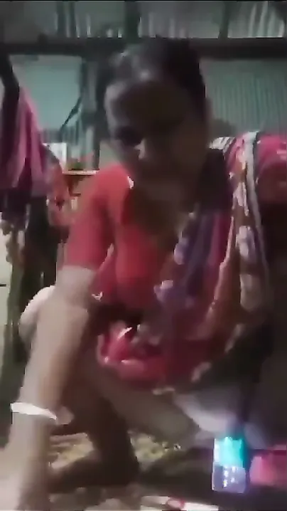 Bengali Boudi Masturbating Chut With Water Bottle In Bathroom