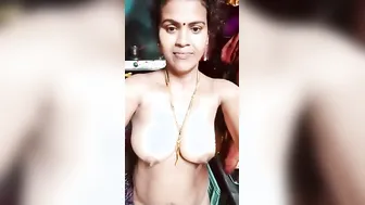 Desi Telugu Aunty Flaunting Nude Big Boobs In Saree Backyard