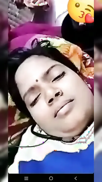 Desi Bhabhi Flashing Tits And Pussy On Naughty Video Call
