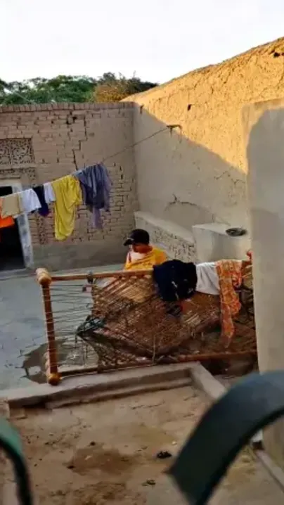 Village Bhabhi's Juicy Body Exposed In Leaked Bath Video