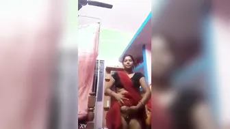 Village Bhabhi Lifting Saree Flashing Wet Chut Closeup