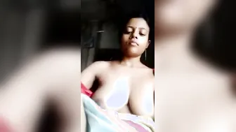 Sexy Bengali Boudi Exposing Perky Boobs And Wet Chut In Kitchen