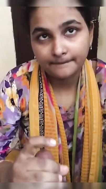 Indian Gf Sucking And Getting Pounded By Her Man