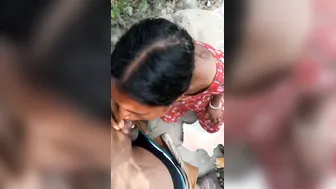Local Randi Spreading Legs For Intense Outdoor Pussy Pounding