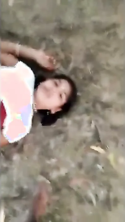 Bihari Wifey Threesome Pounding Outdoors In Fields Mms Leak