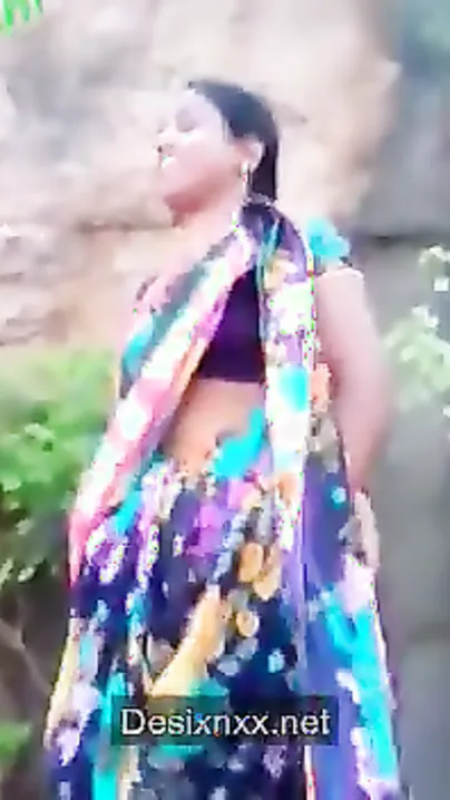 Local Randi Flashing Cum-Filled Pussy Post Outdoor Fuck In Fields
