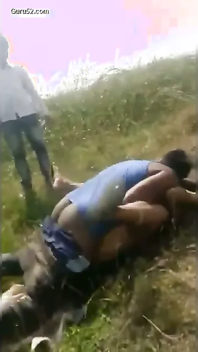 Local Randi Spreading Wide For Rough Outdoor Fucking Session