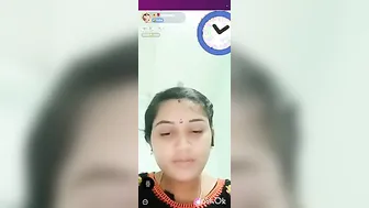 Webcam Wife Flashing Juicy Nude Boobs Live On Chamet App