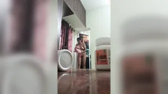 Young Mom In Wet Nighty Strips Naked Inside Bathroom During Bath
